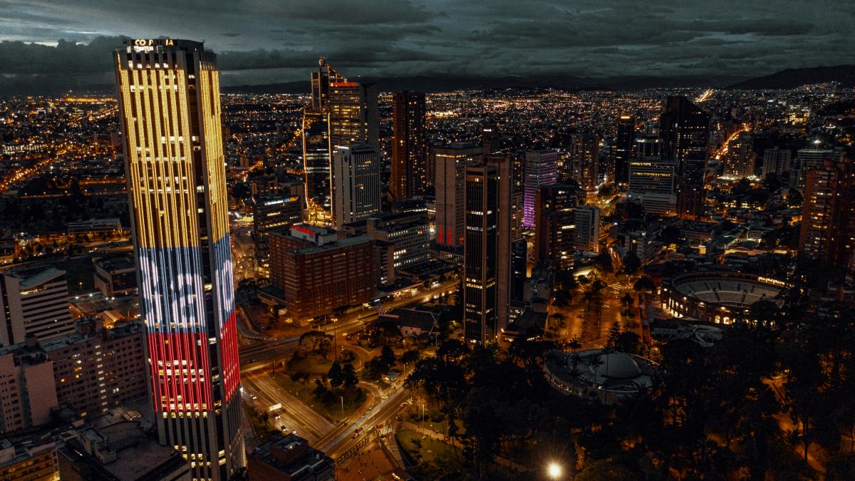 La 'ciudad inteligente' que falta en la reforma: Bogotá necesita servicios sencillos